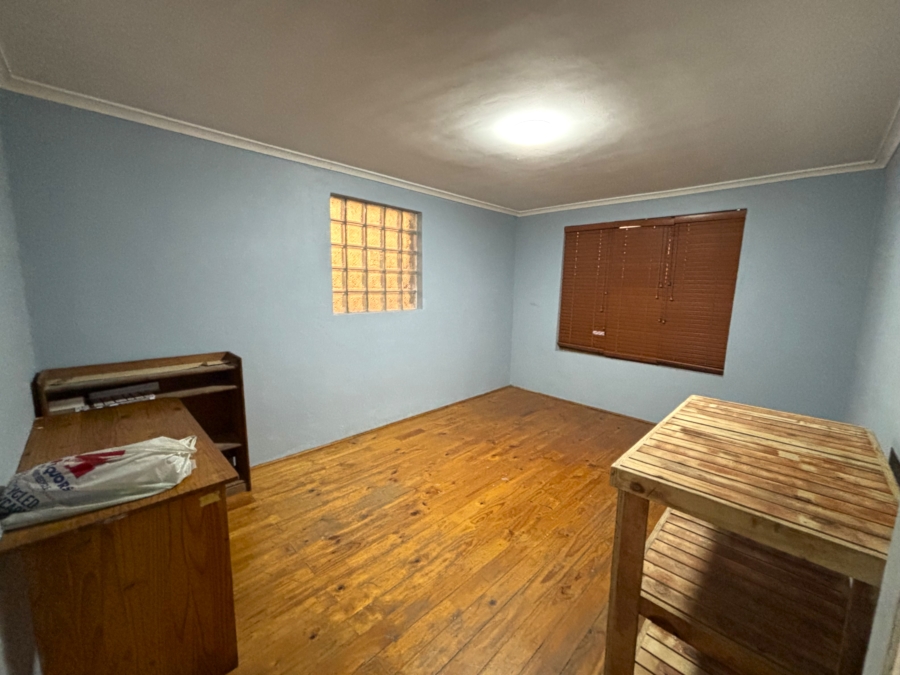 6 Bedroom Property for Sale in Malibu Village Western Cape
